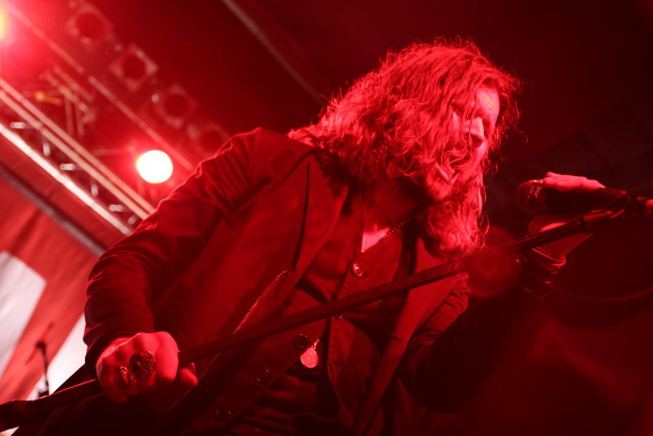 Jay Buchanan of the Rival Sons sings on stage