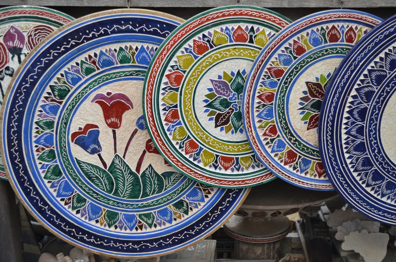 Ouro Preto Brazil, Soapstone Market handcrafted plates, Source: Lunna Campos https://flic.kr/p/oWYuEJ