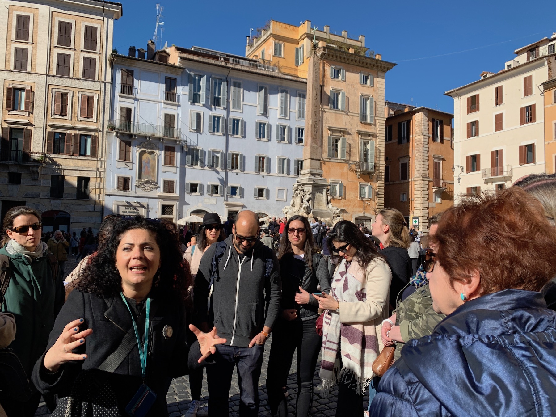 Free walking tour group in Rome Italy
